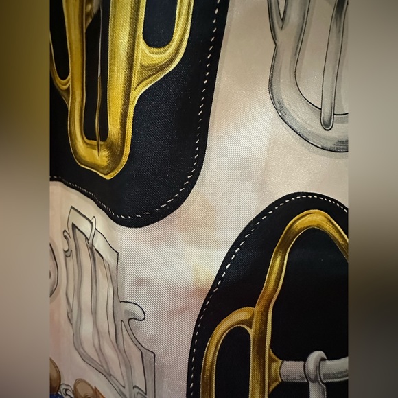 Hermes Bovclerie d’Attelage Silk Vintage Scarf - Picture 3 of 8